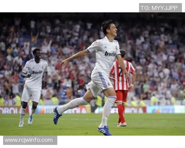 加维带领球队迎战强敌展现出色表现助力争冠之路