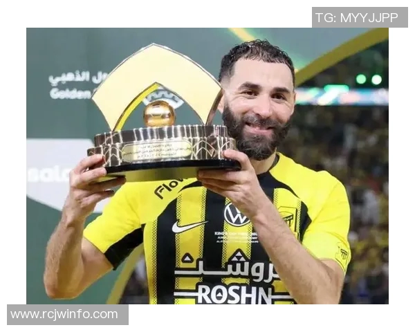 本泽马：从足球天才到传奇巨星的辉煌旅程与不懈追求